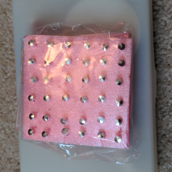 New! Professional steel ear and body piercing gun 72pcs studs kit set - Picture 9 of 9